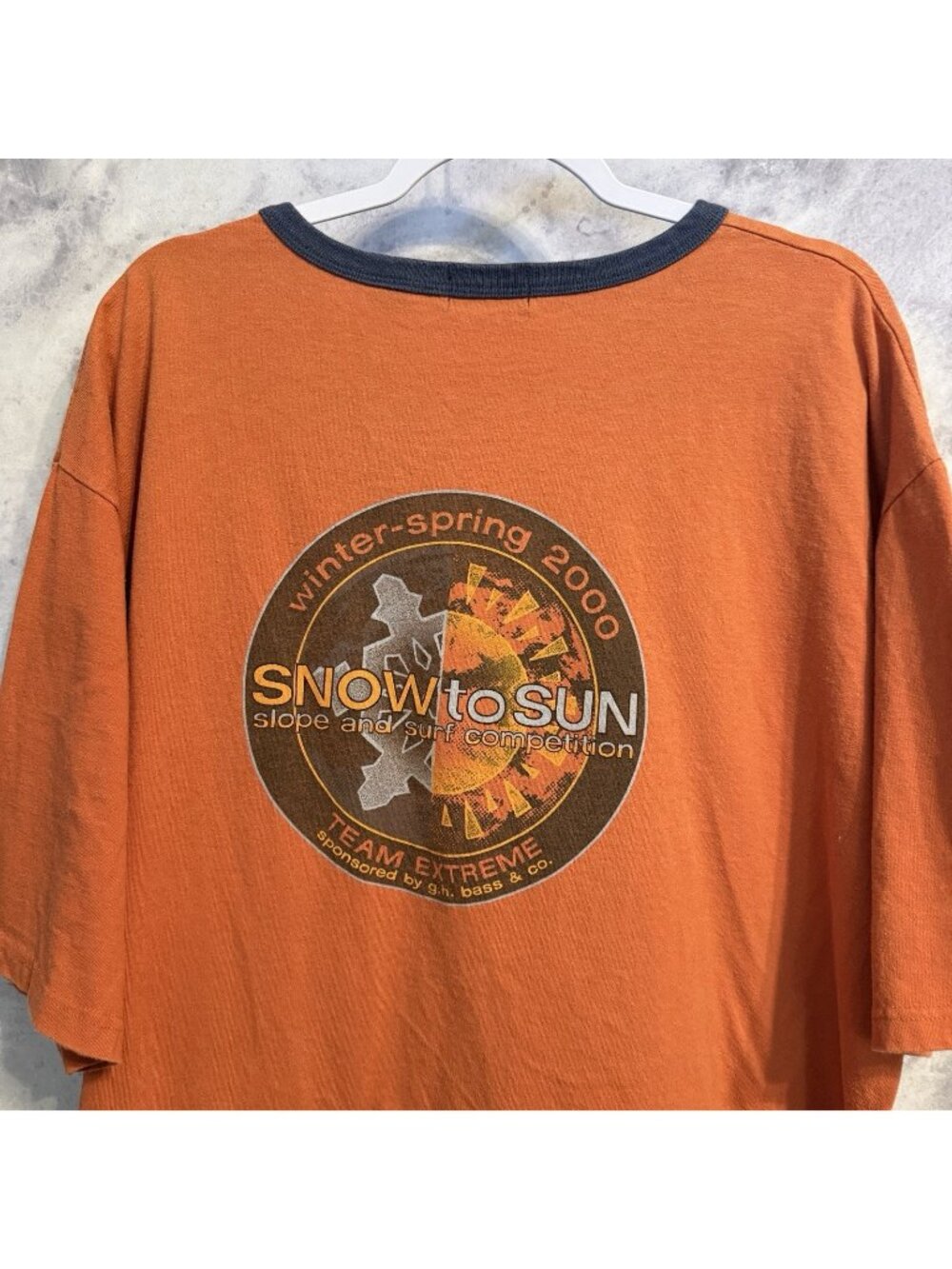 Vintage Y2K Snow to Sun Slope Surf T Shirt Mens Medium Orange GH Bass & Co 2000